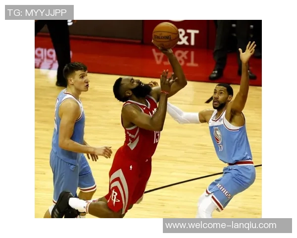 火箭队今日训练精彩瞬间KD与阿门击掌庆祝奥科吉上演霸气暴扣